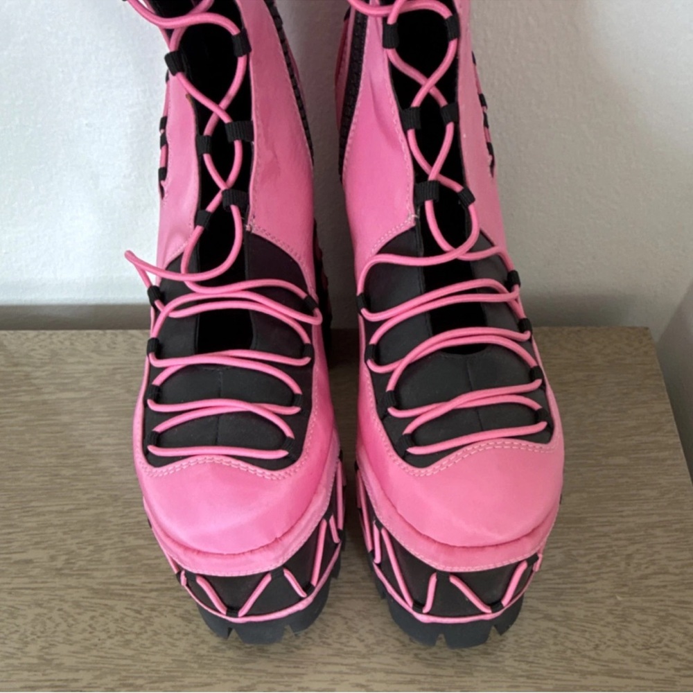 Dolls Kill Stylish Pink and Black Lace Up Zipper Heel Platform Women's Boots - Picture 3 of 5